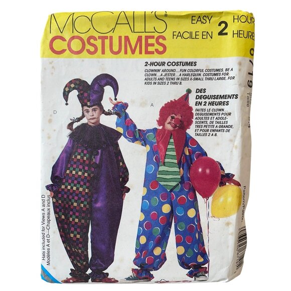 McCalls Sewing Pattern  6719 Jester Clown Costume Sizes 2-4 Kids - Picture 1 of 2